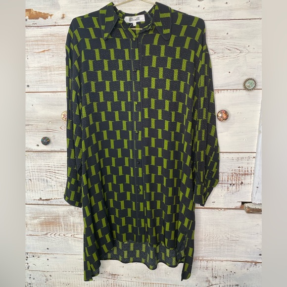 Diane Von Furstenberg button down dress size M